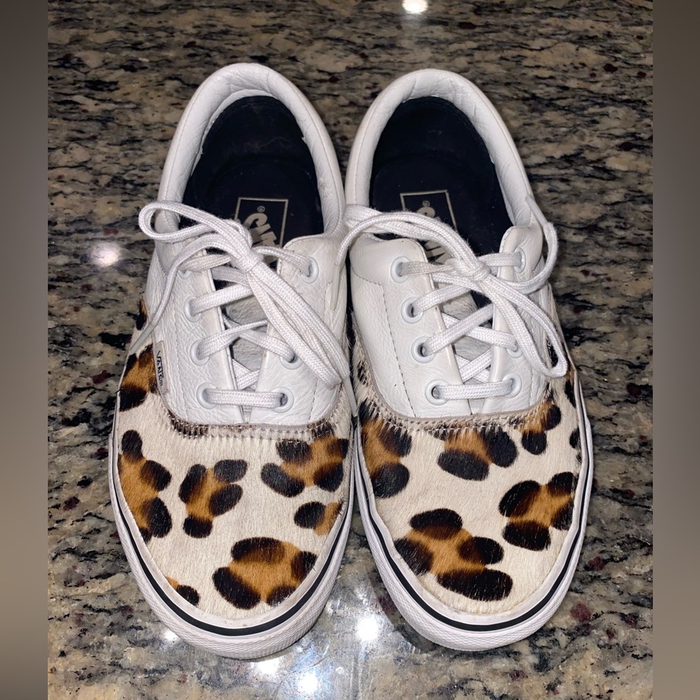 Vans unisex white leather leopard pony hair size 7.5w 6.0m